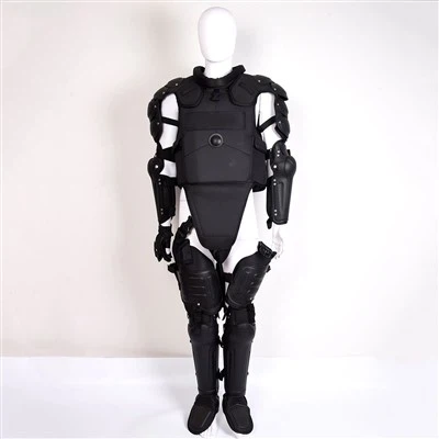Traje antidisturbios de la policía